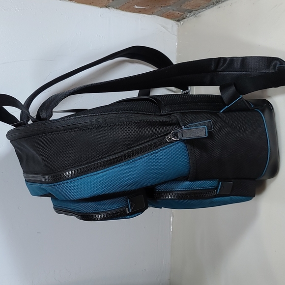 MICHAEL KORS Kent Sport Utility Backpack Lagoon - Picture 5 of 7